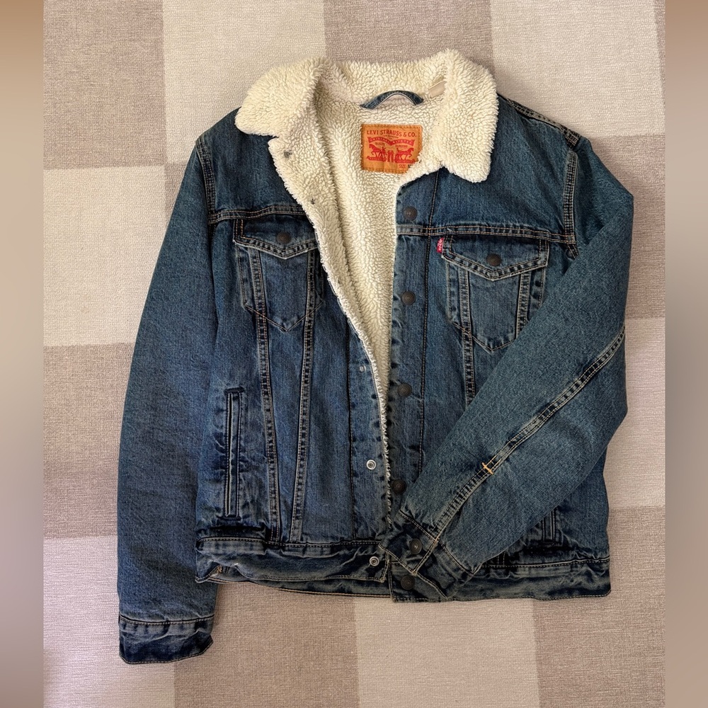 Levi’s trucker jacket men’s medium